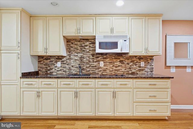 5803 HALL ST, Burke, VA 22015
