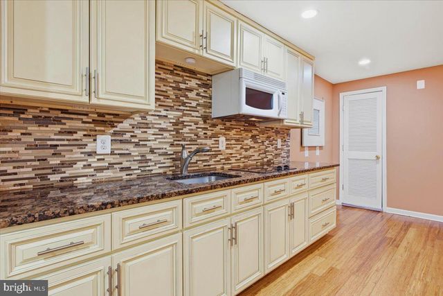 5803 HALL ST, Burke, VA 22015