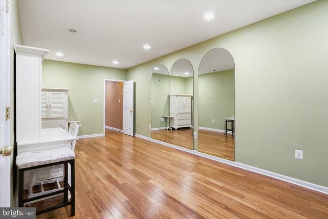 5803 HALL ST, Burke, VA 22015