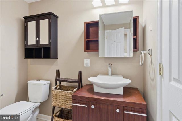 5803 HALL ST, Burke, VA 22015