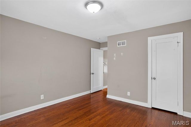 127 S Hartnett Avenue, Ferguson, MO 63135
