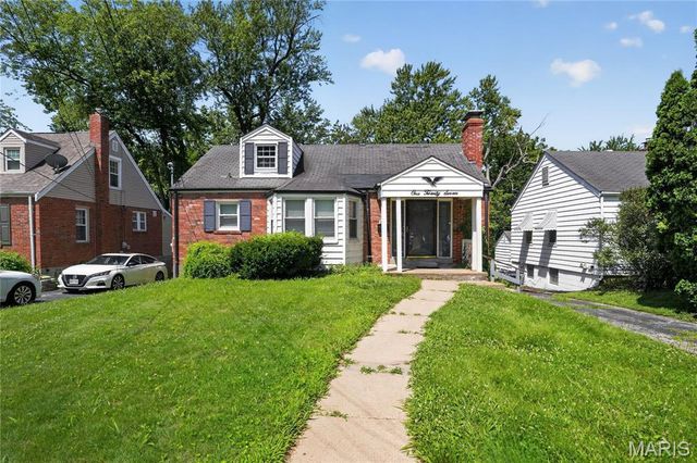 127 S Hartnett Avenue, Ferguson, MO 63135