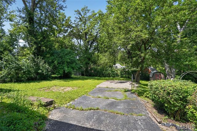 127 S Hartnett Avenue, Ferguson, MO 63135