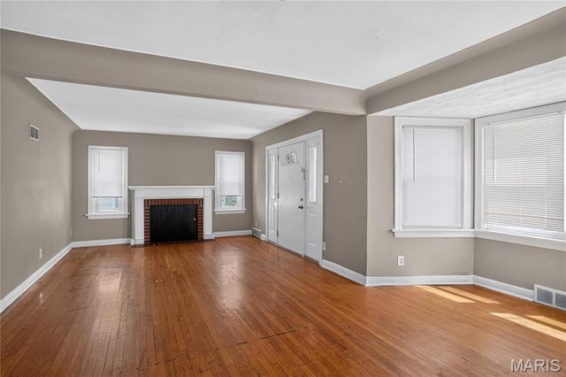 127 S Hartnett Avenue, Ferguson, MO 63135