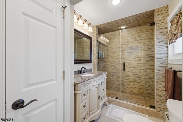 385 Berkeley Ave, Bloomfield Twp., NJ 07003