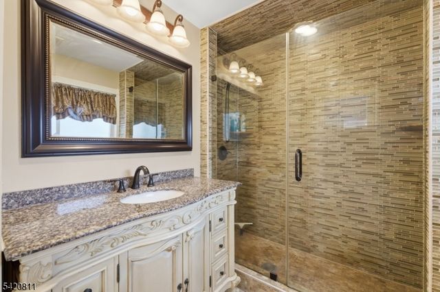 385 Berkeley Ave, Bloomfield Twp., NJ 07003