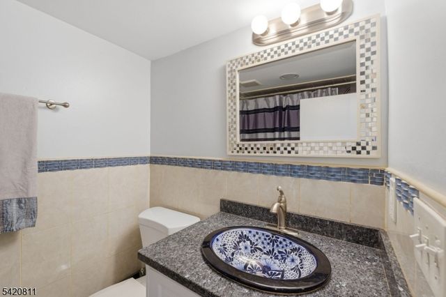 385 Berkeley Ave, Bloomfield Twp., NJ 07003