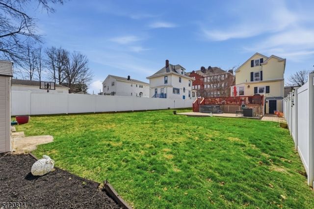 385 Berkeley Ave, Bloomfield Twp., NJ 07003