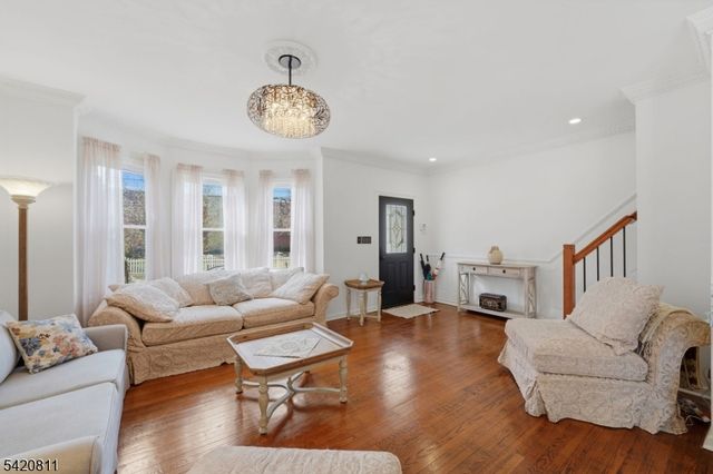 385 Berkeley Ave, Bloomfield Twp., NJ 07003