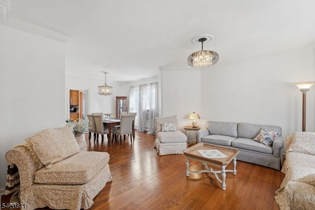 385 Berkeley Ave, Bloomfield Twp., NJ 07003