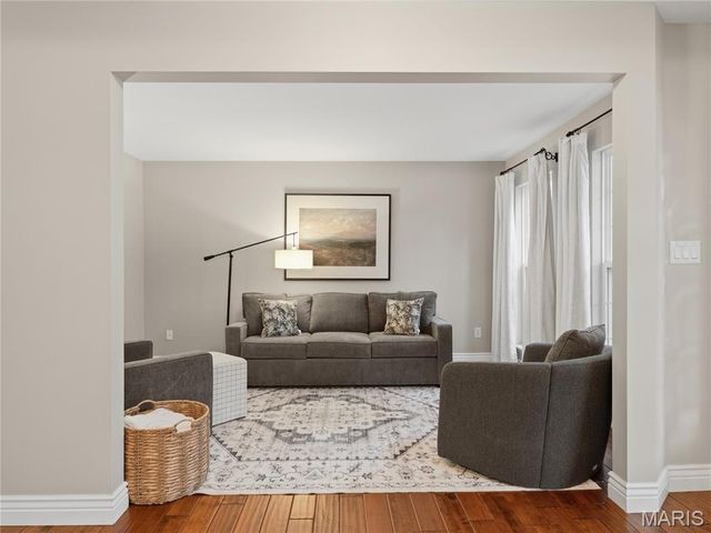 42 Clovercrest Court, St Louis, MO 63129