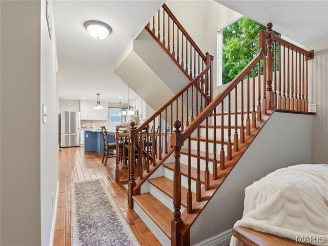 42 Clovercrest Court, St Louis, MO 63129