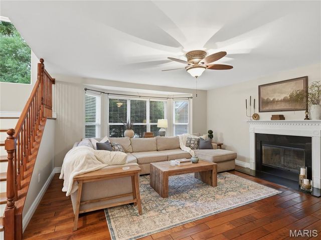 42 Clovercrest Court, St Louis, MO 63129