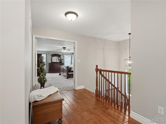 42 Clovercrest Court, St Louis, MO 63129