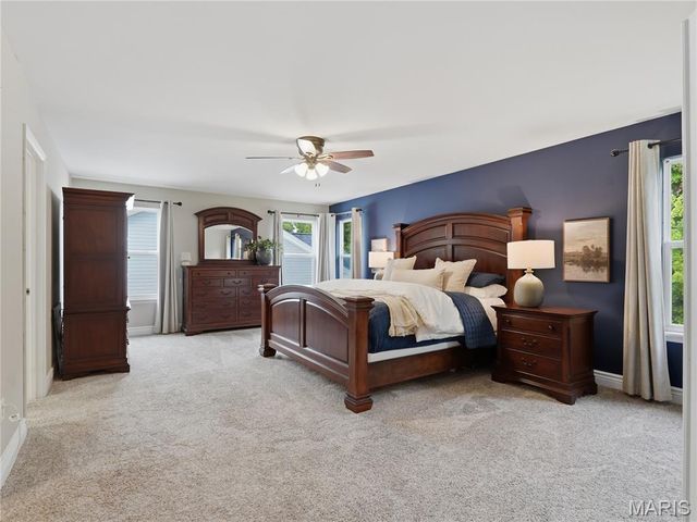 42 Clovercrest Court, St Louis, MO 63129