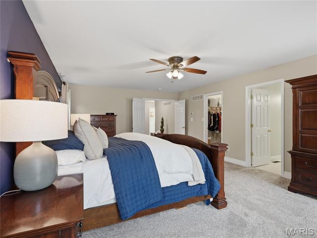 42 Clovercrest Court, St Louis, MO 63129