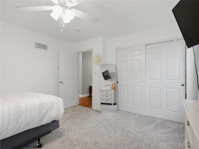 42 Clovercrest Court, St Louis, MO 63129
