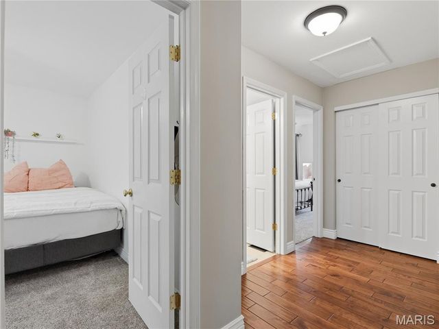 42 Clovercrest Court, St Louis, MO 63129