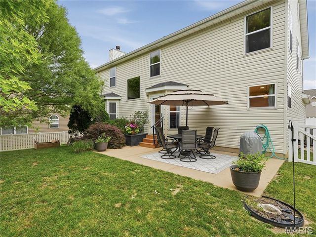 42 Clovercrest Court, St Louis, MO 63129