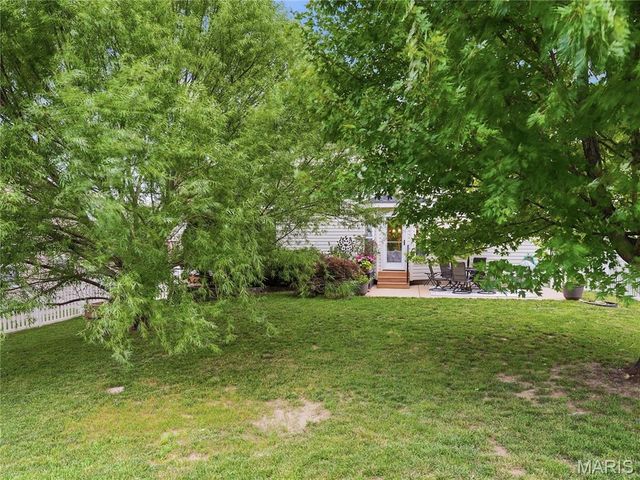 42 Clovercrest Court, St Louis, MO 63129