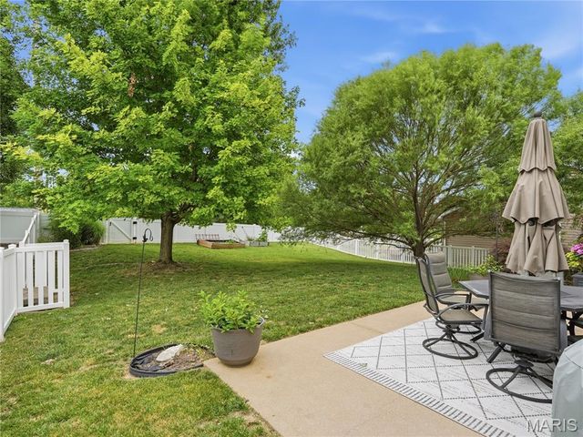 42 Clovercrest Court, St Louis, MO 63129