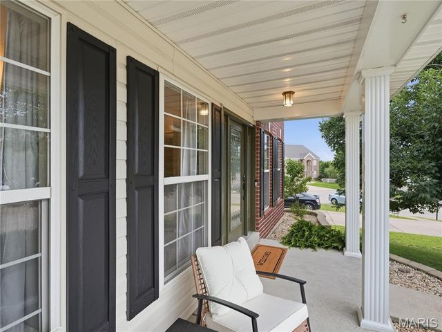 42 Clovercrest Court, St Louis, MO 63129