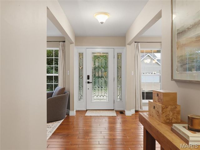 42 Clovercrest Court, St Louis, MO 63129