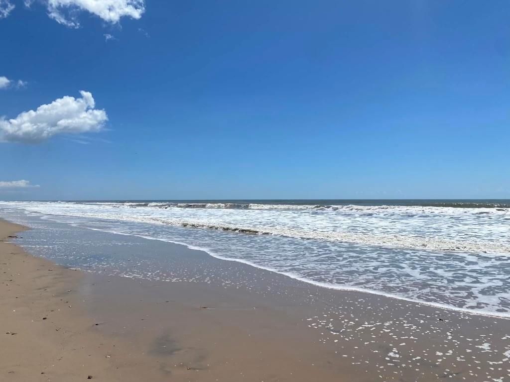 996 Evans Street, Gilchrist, TX 77617