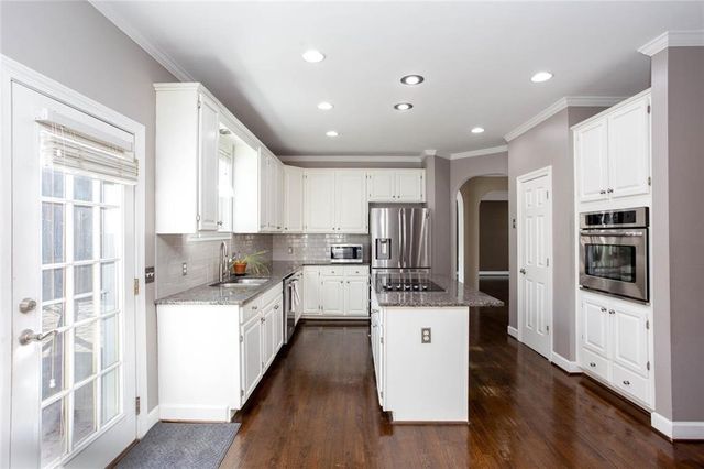 11925 Stradford Wood, Roswell, GA 30076