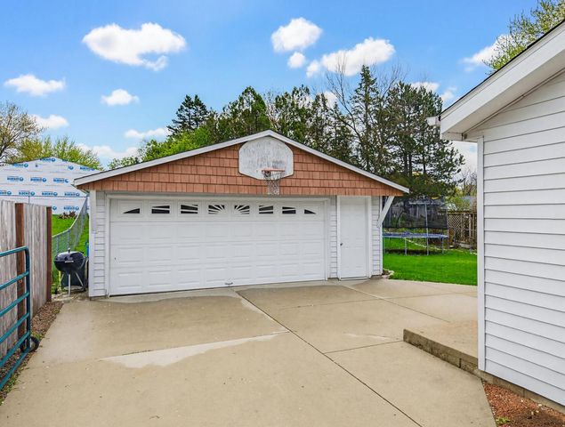 605 Victoria STREET, West Bend, WI 53090
