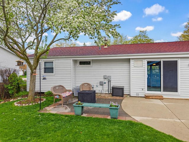 605 Victoria STREET, West Bend, WI 53090