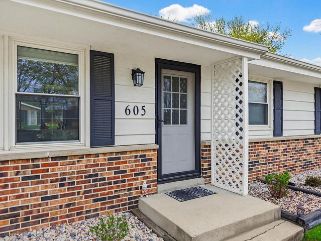 605 Victoria STREET, West Bend, WI 53090