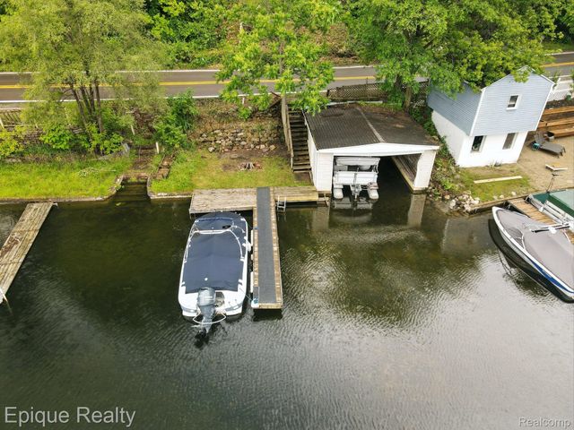 481 Heights Road, Orion Charter Township, MI 48362