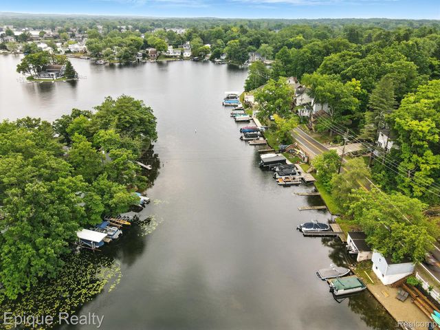 481 Heights Road, Orion Charter Township, MI 48362