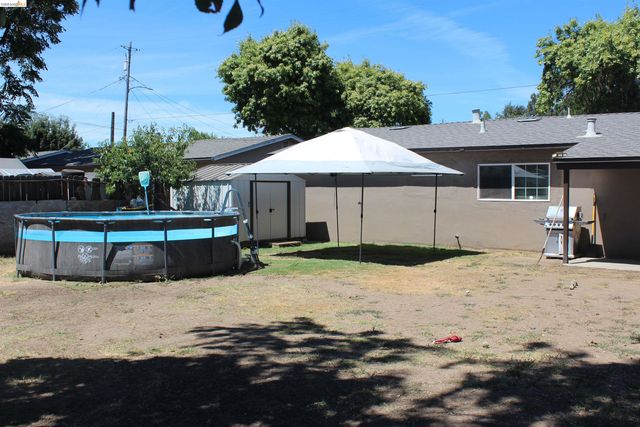 2268 E Marsh St, Stockton, CA 95205