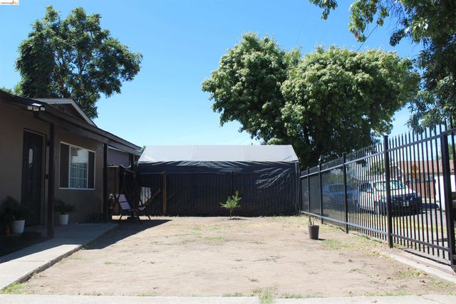 2268 E Marsh St, Stockton, CA 95205