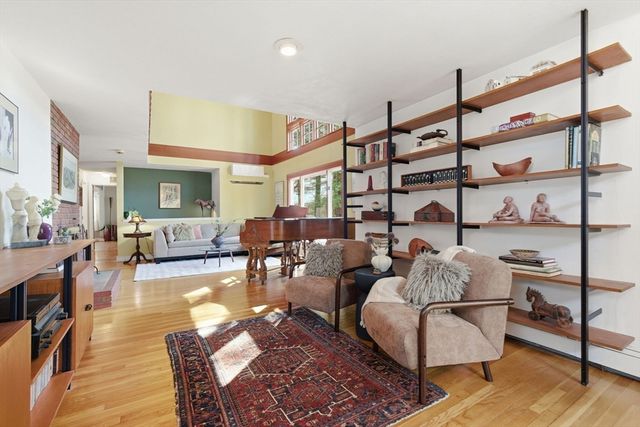 30 Volunteer Way, Lexington, MA 02420