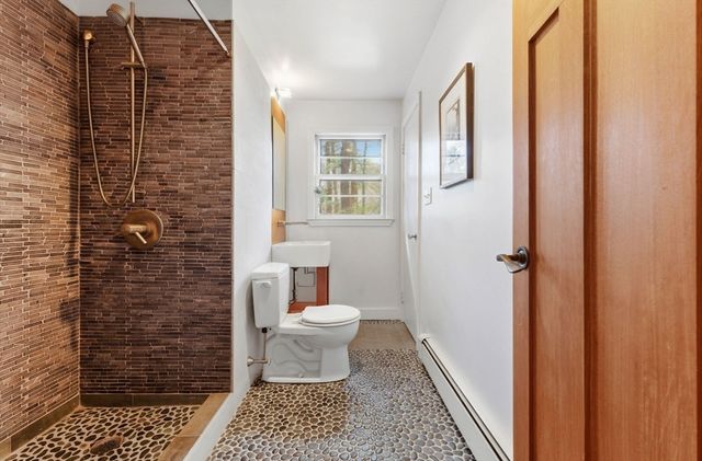 30 Volunteer Way, Lexington, MA 02420