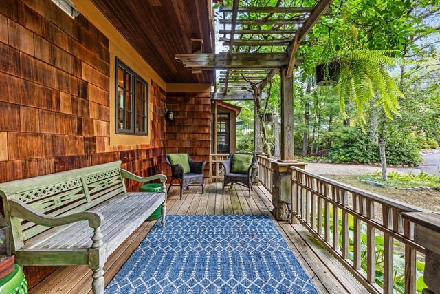 30 Volunteer Way, Lexington, MA 02420