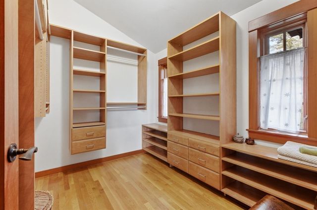 30 Volunteer Way, Lexington, MA 02420