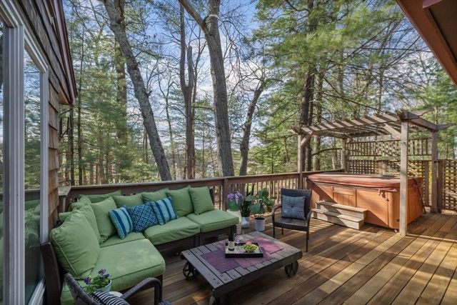 30 Volunteer Way, Lexington, MA 02420