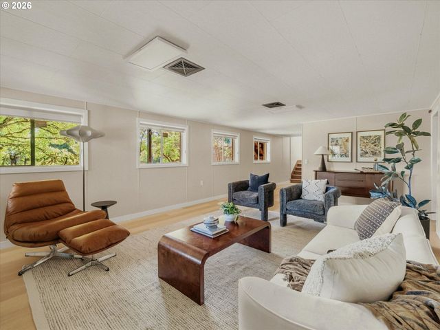 7231 Se CLAY St, Portland, OR 97215