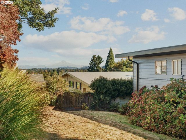 7231 Se CLAY St, Portland, OR 97215