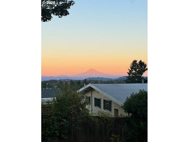 7231 Se CLAY St, Portland, OR 97215