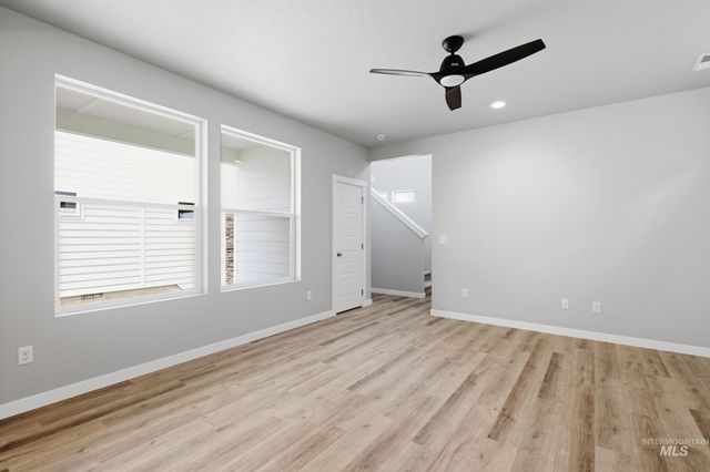 6707 W Fairy Falls Dr, Meridian, ID 83646