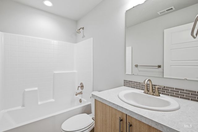 6707 W Fairy Falls Dr, Meridian, ID 83646