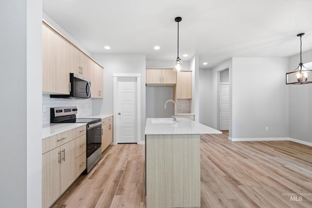 6707 W Fairy Falls Dr, Meridian, ID 83646