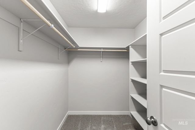 6707 W Fairy Falls Dr, Meridian, ID 83646