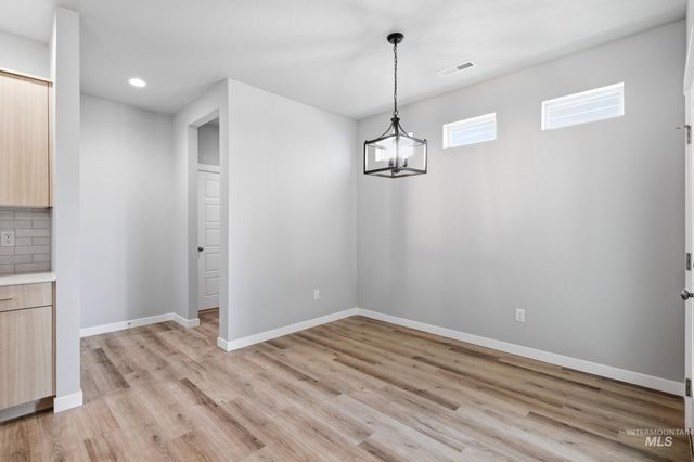 6707 W Fairy Falls Dr, Meridian, ID 83646