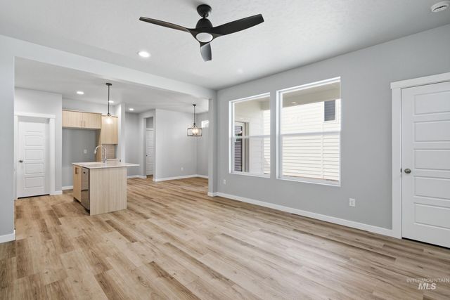 6707 W Fairy Falls Dr, Meridian, ID 83646